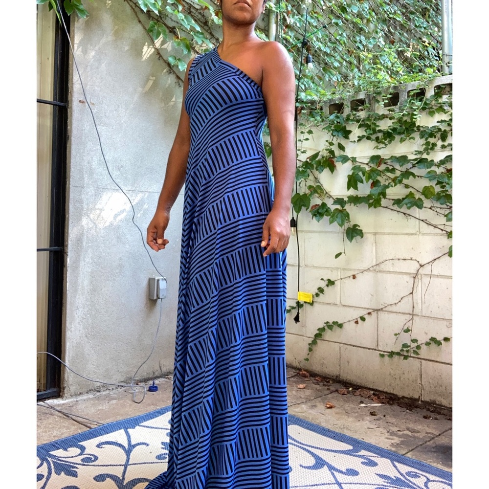 Maxi one shoulder dress